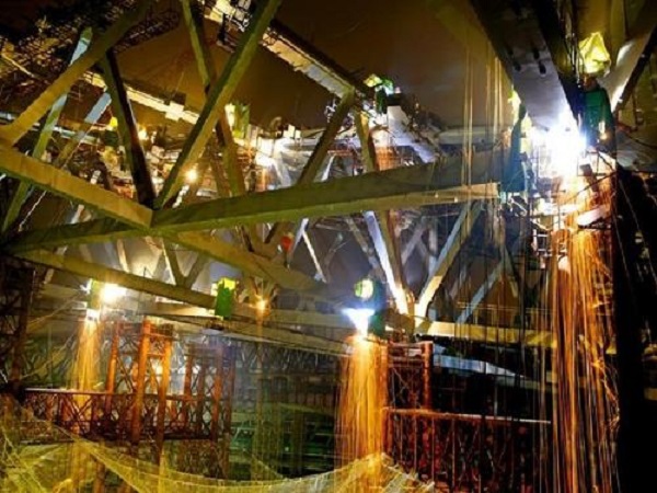 鋼結(jié)構(gòu)廠房連接方面出現(xiàn)問(wèn)題時(shí)如何解決？